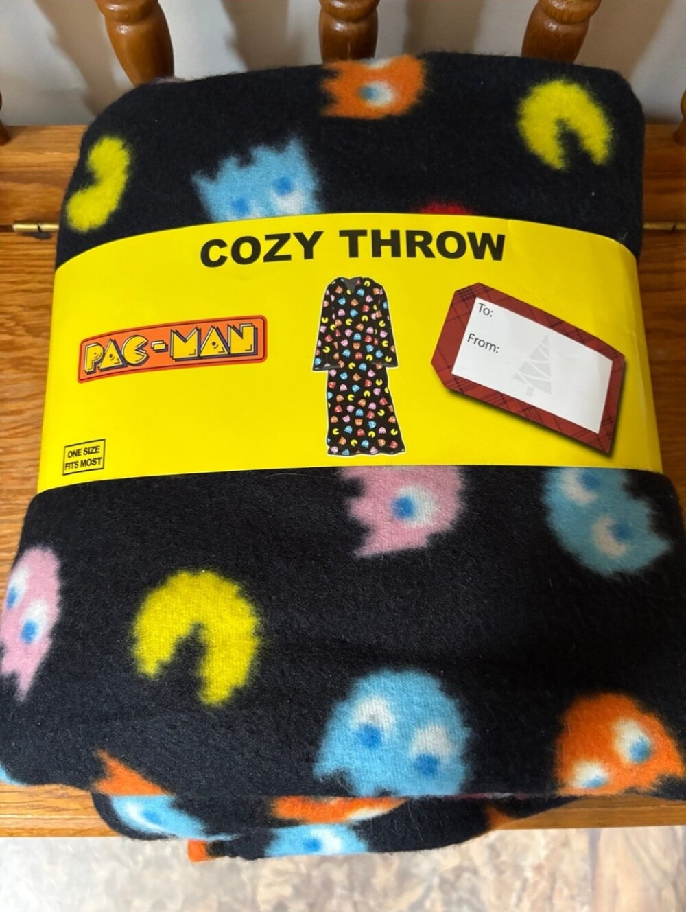 Pac-Man Branded Snuggie/Wearable Blanket - Picture 6 of 6